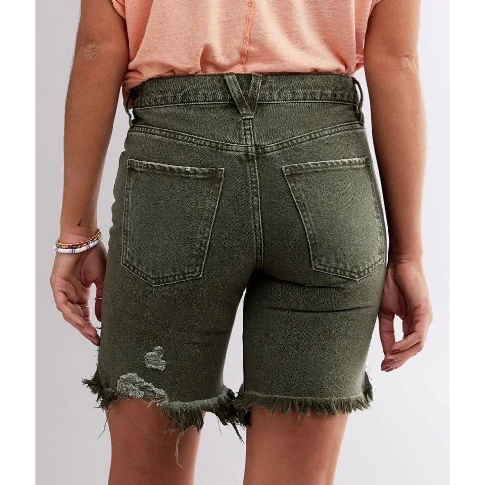We the Free Free People Sequoia Distressed High Rise Shorts in Forest Sz. 25